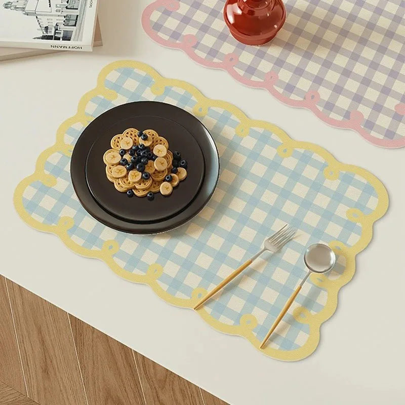 Scalloped Table Mats