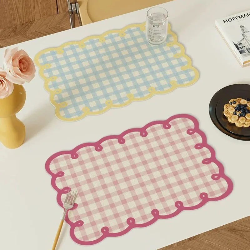 Scalloped Table Mats